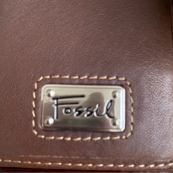 Genuine Leather Fossil Wallet - Picture 5 of 5